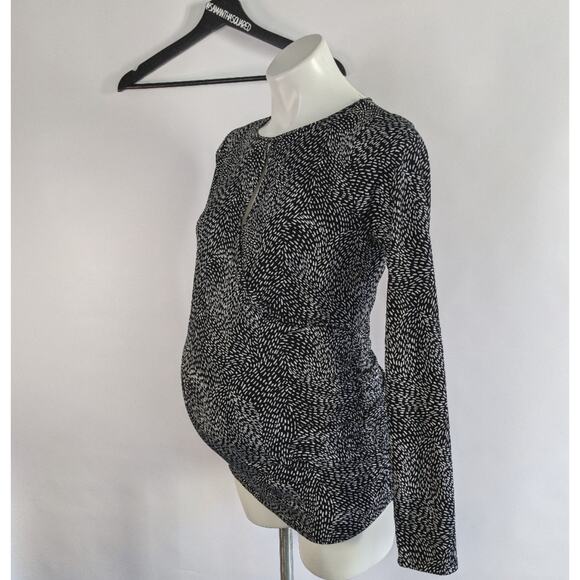 Motherhood Maternity Printed Fawu Wrap Blouse Sz Small Black and White - Picture 6 of 6